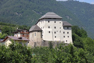 Trenino dei castelli speciale bambini, Castel Caldes